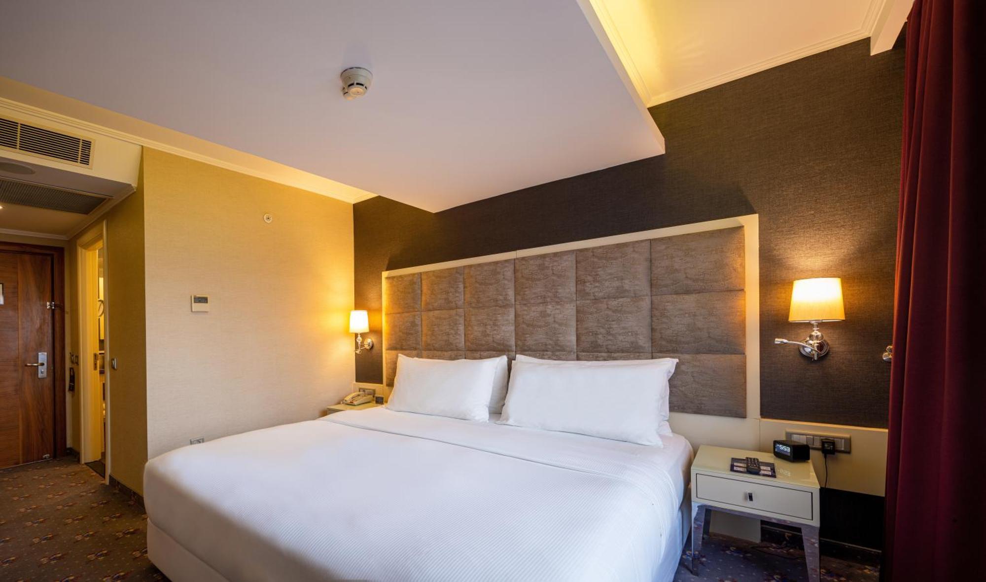 DoubleTree by Hilton Izmir - Alsancak Otel Dış mekan fotoğraf