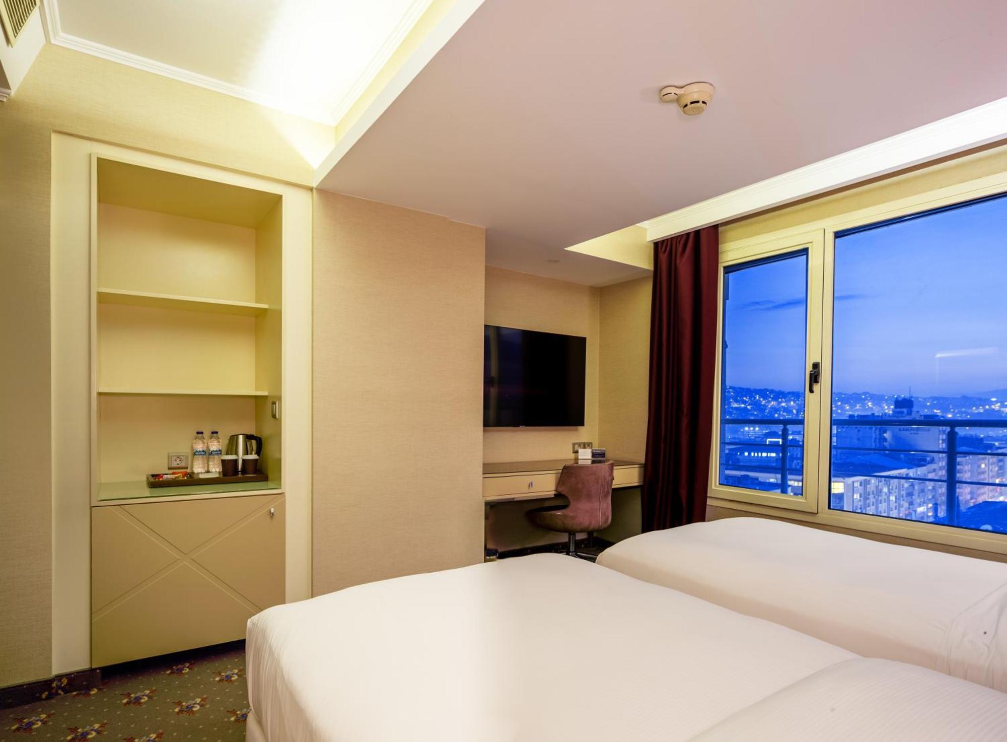 DoubleTree by Hilton Izmir - Alsancak Otel Dış mekan fotoğraf