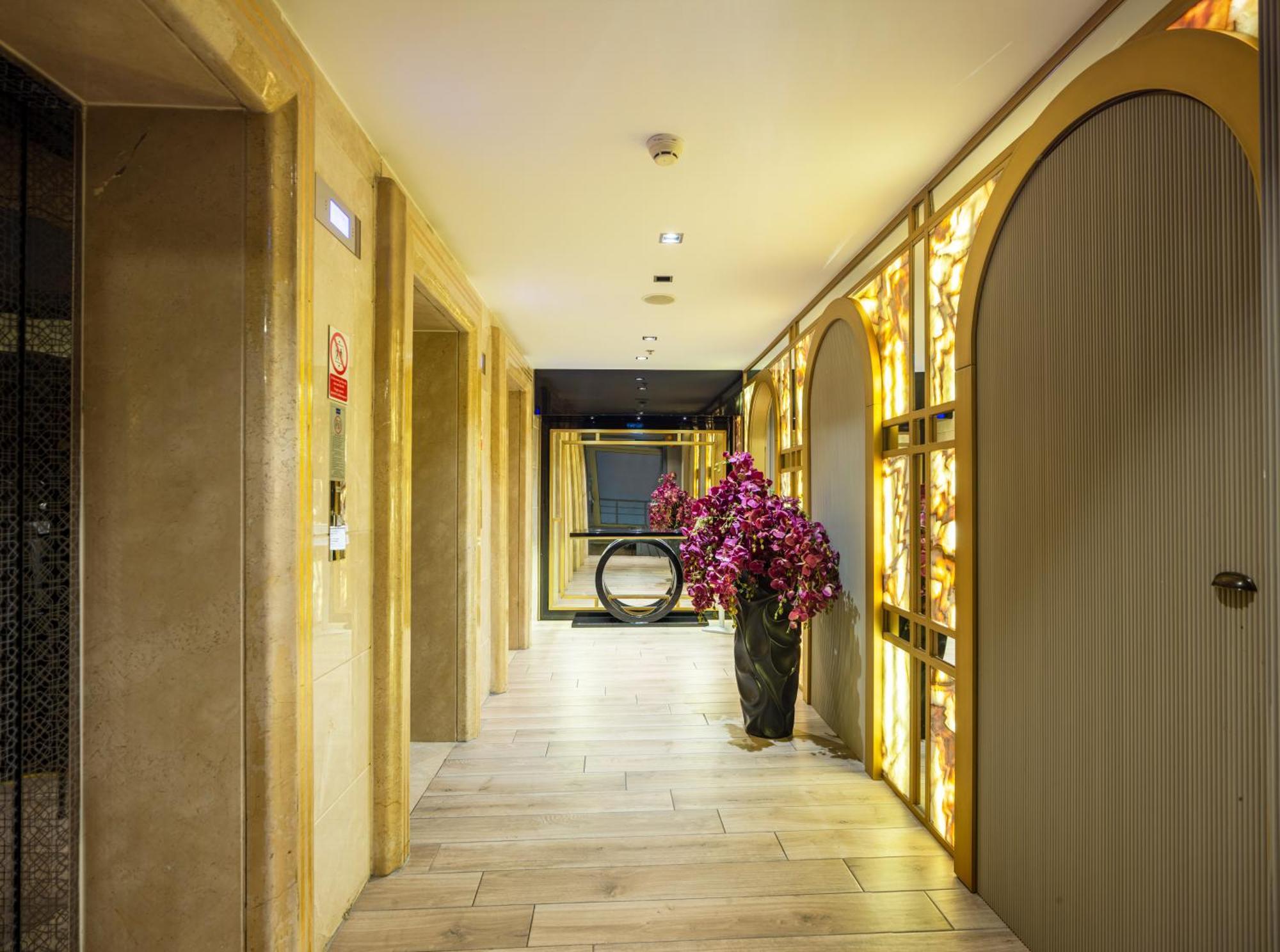 DoubleTree by Hilton Izmir - Alsancak Otel Dış mekan fotoğraf