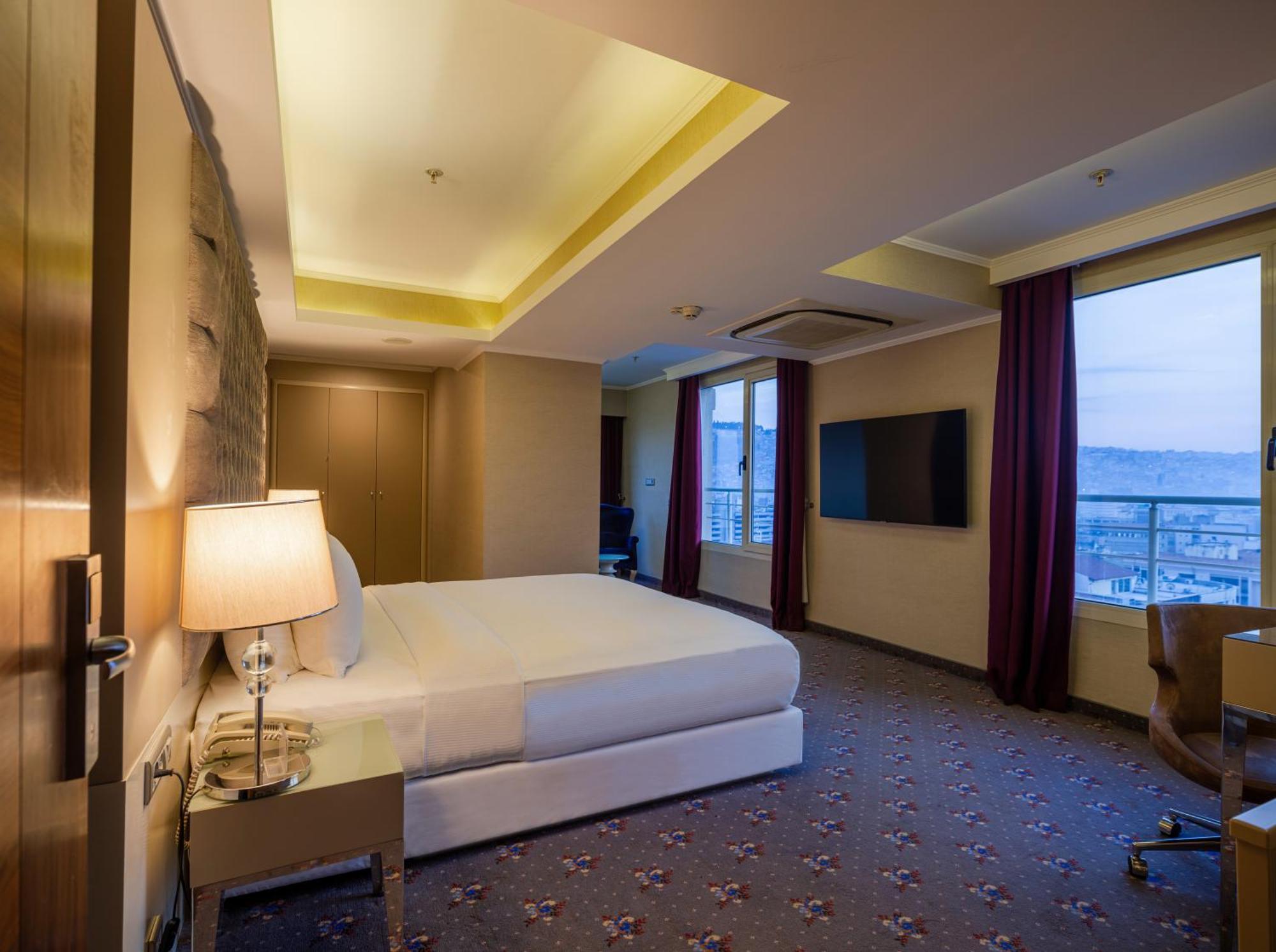 DoubleTree by Hilton Izmir - Alsancak Otel Dış mekan fotoğraf