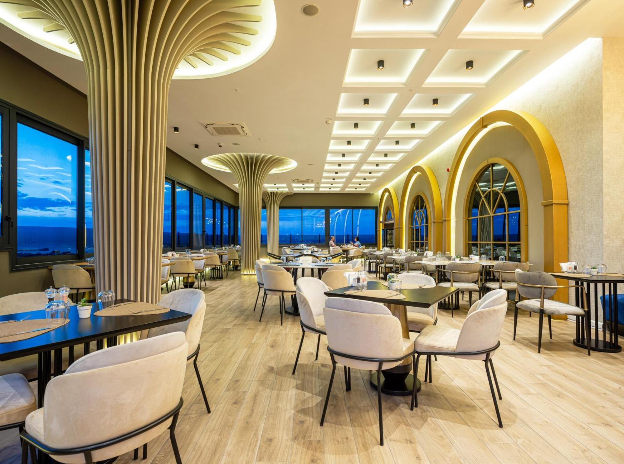 DoubleTree by Hilton Izmir - Alsancak Otel Dış mekan fotoğraf
