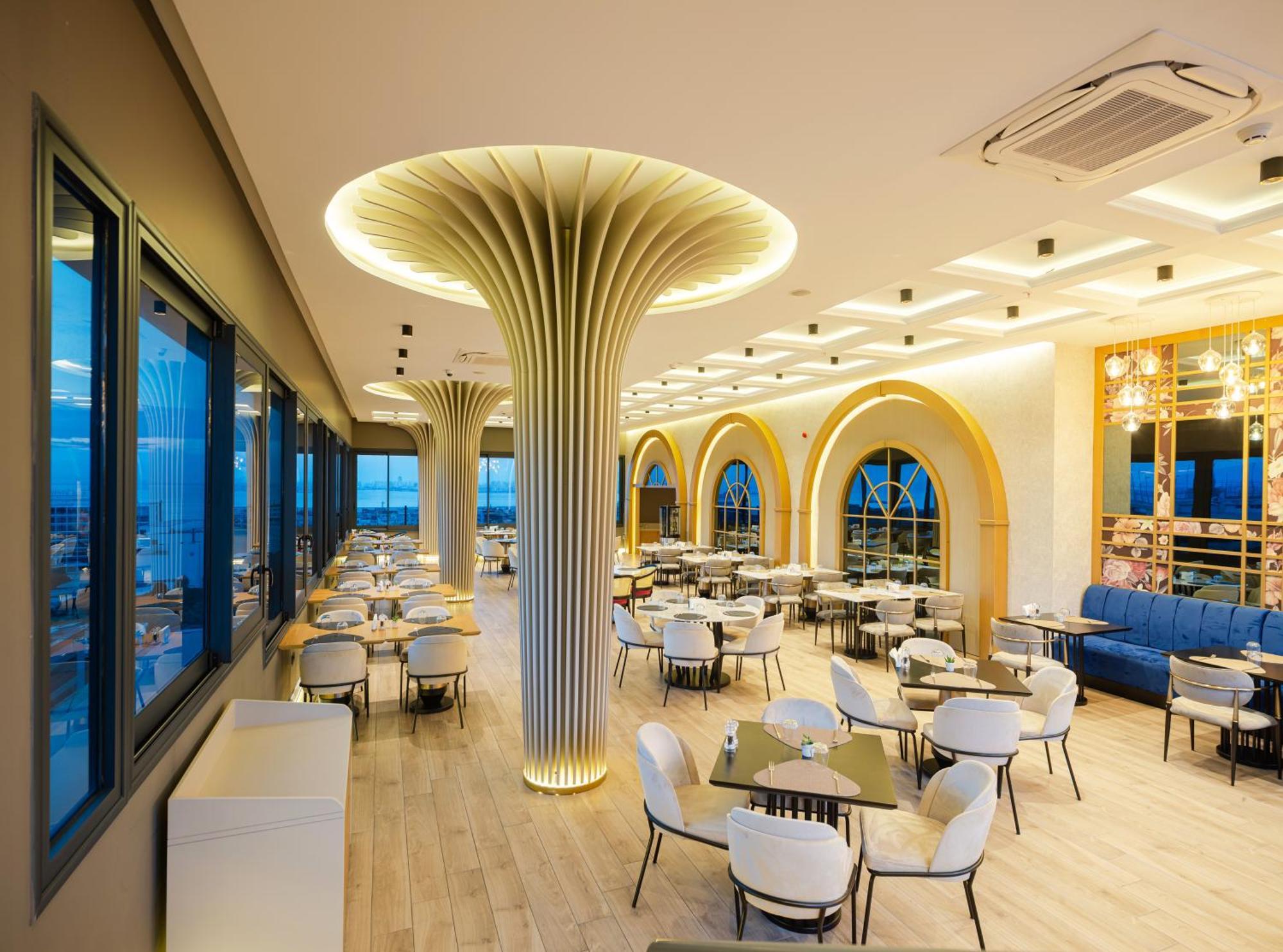 DoubleTree by Hilton Izmir - Alsancak Otel Dış mekan fotoğraf
