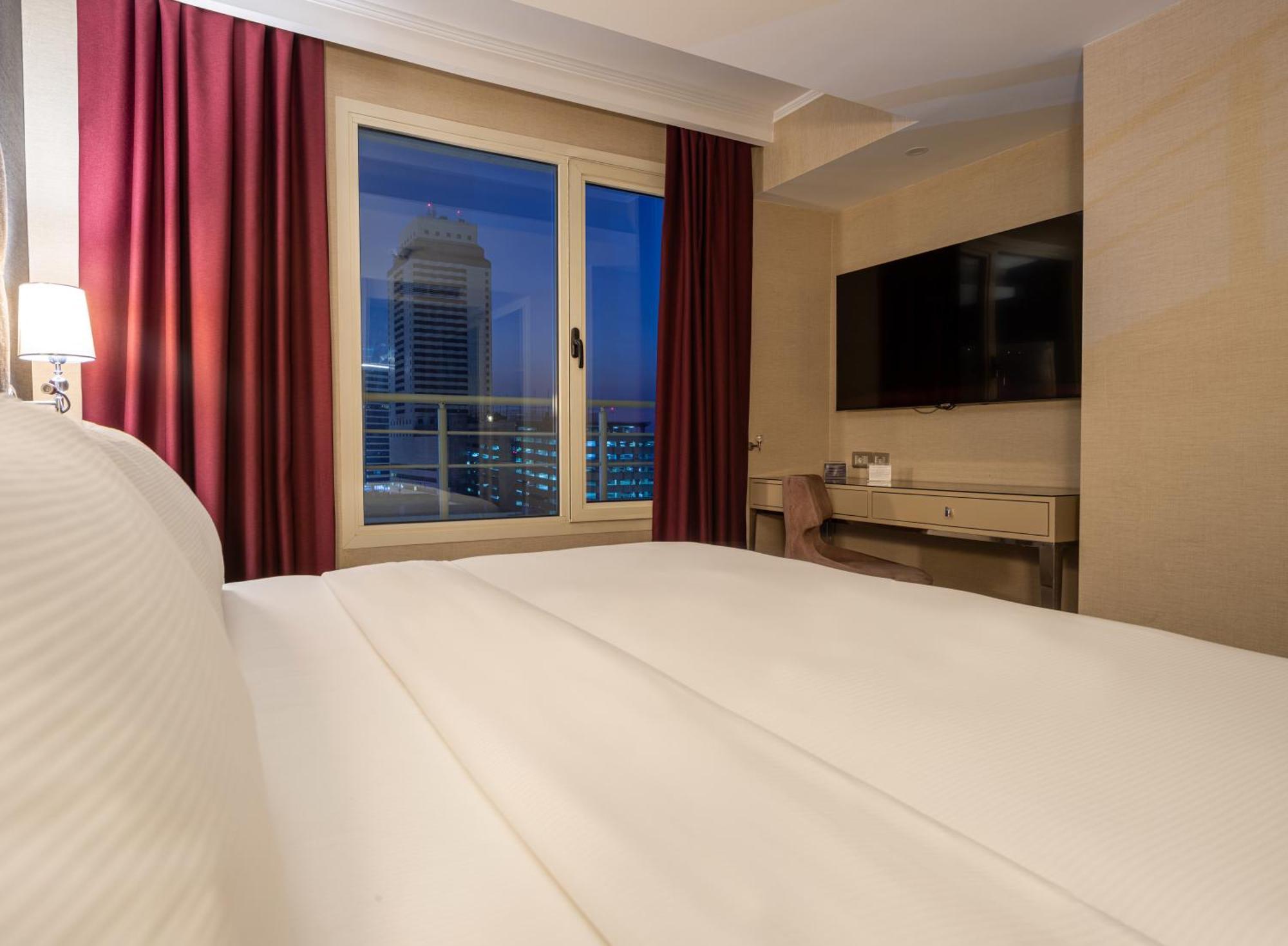 DoubleTree by Hilton Izmir - Alsancak Otel Dış mekan fotoğraf