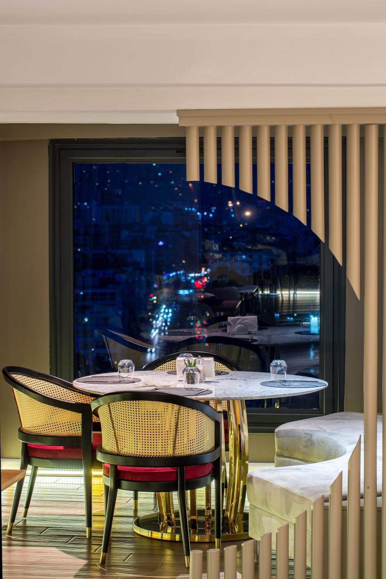 DoubleTree by Hilton Izmir - Alsancak Otel Dış mekan fotoğraf