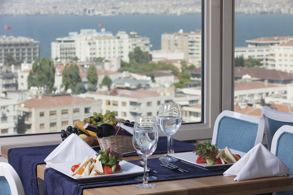 DoubleTree by Hilton Izmir - Alsancak Otel Dış mekan fotoğraf