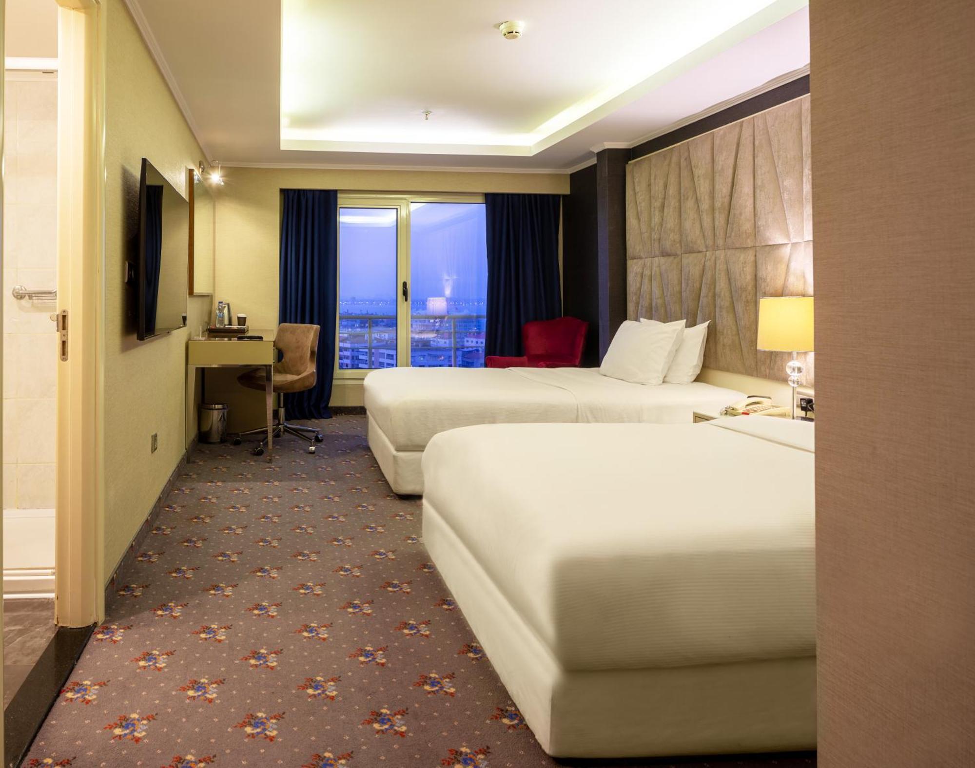 DoubleTree by Hilton Izmir - Alsancak Otel Dış mekan fotoğraf