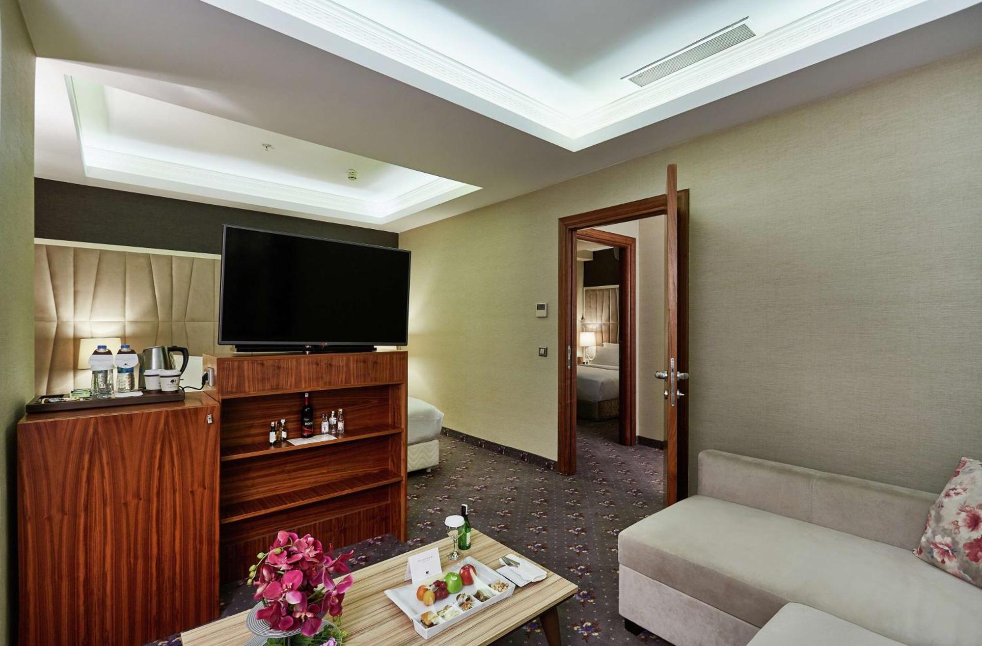 DoubleTree by Hilton Izmir - Alsancak Otel Dış mekan fotoğraf
