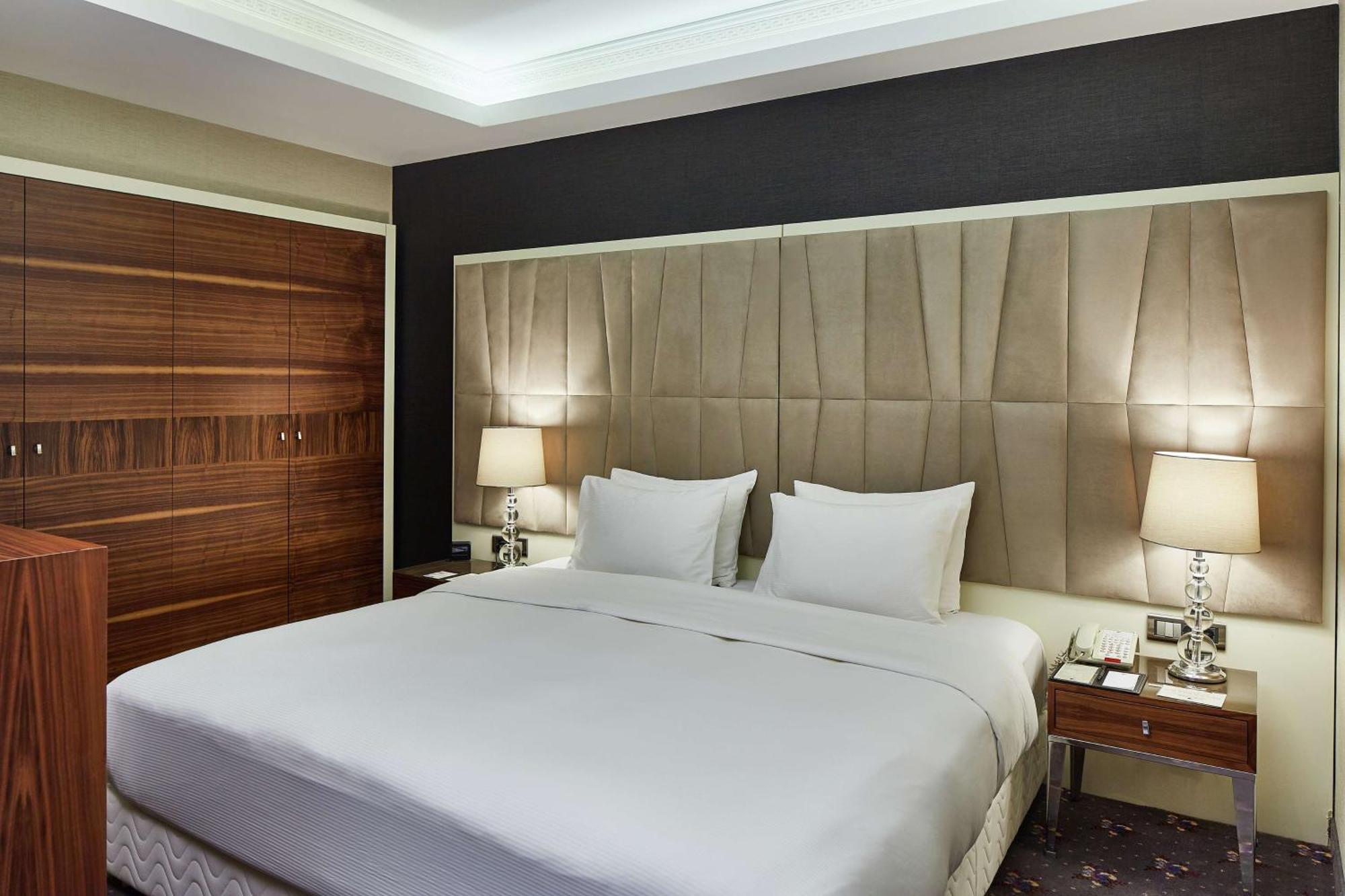 DoubleTree by Hilton Izmir - Alsancak Otel Dış mekan fotoğraf