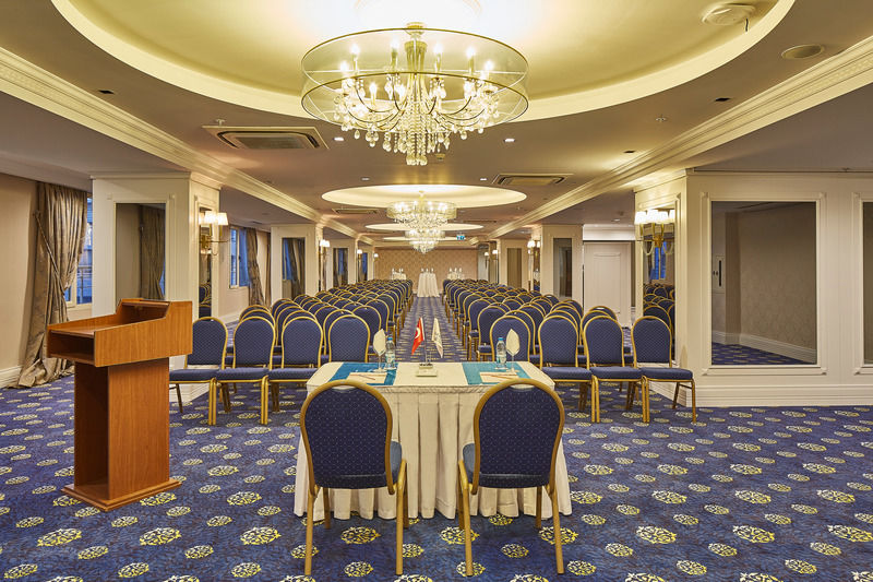 DoubleTree by Hilton Izmir - Alsancak Otel Dış mekan fotoğraf